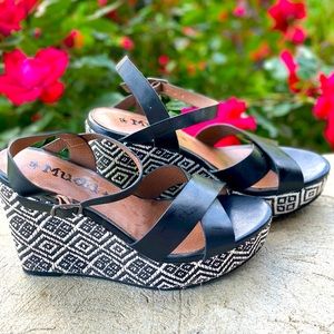 NWOT Women’s Mudd Wedges Size 7